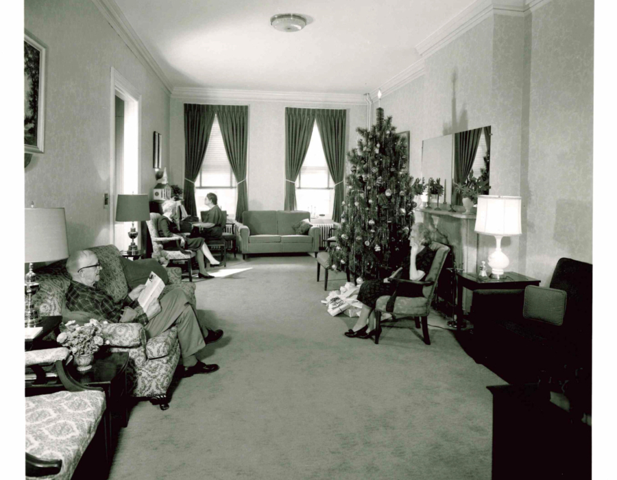 LC Lancaster Orange Street House 1950 00 Living Room Decorated for Christmas