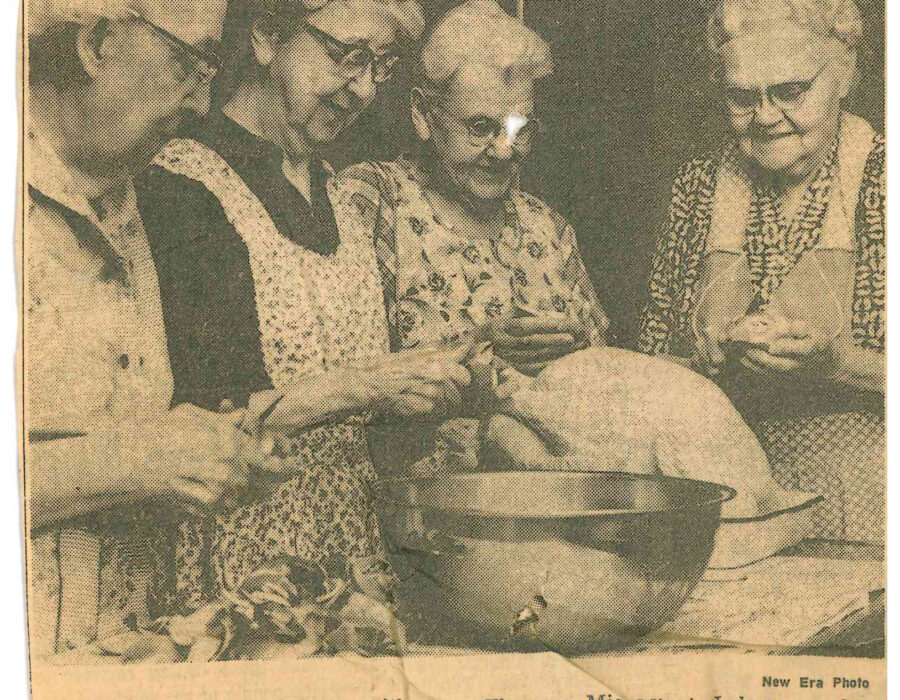 LC Lancaster Orange Street House 1950 00 Women Preparing Thanksgiving Turkey