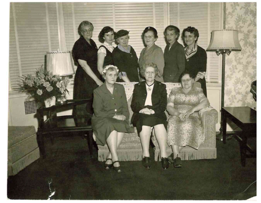 SC Amelia Spang Strickler Mansion 1955 00 Executive Committee of Spang Crest Auxilary Group from Lebanon Daily News