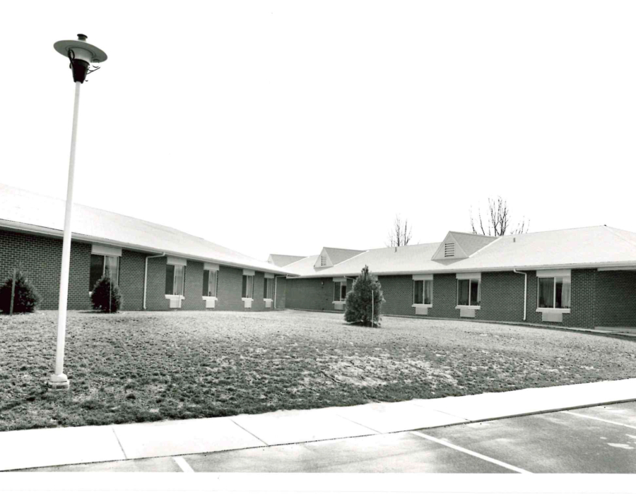 LA 1960 00 Healthcare Center Exterior