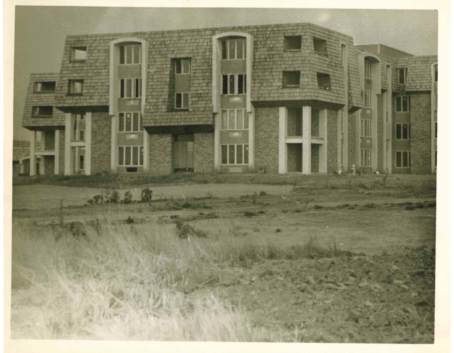 LA 1970 00 Townhome Building Exterior